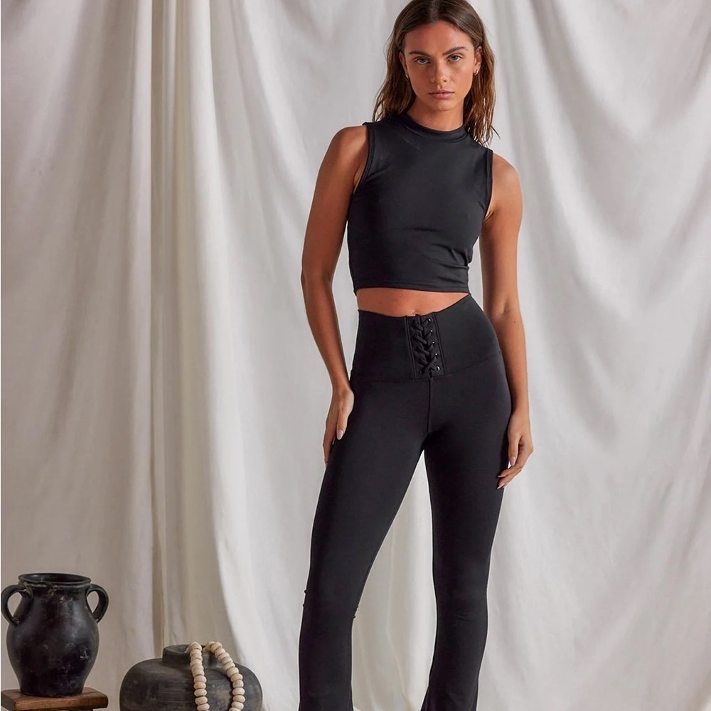 NWT Strut This workout crop mock neck tank - olive - size small